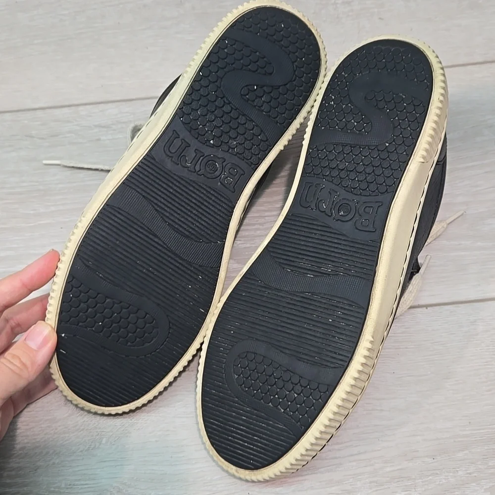 Born Women Black Leather Sneakers with White Laces Shoes Sz 7M